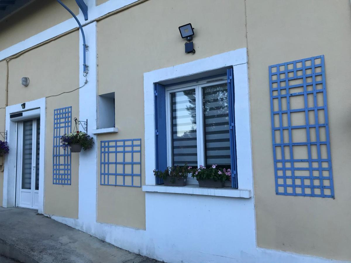 Riscle Avenue De La Gare Bed & Breakfast エクステリア 写真
