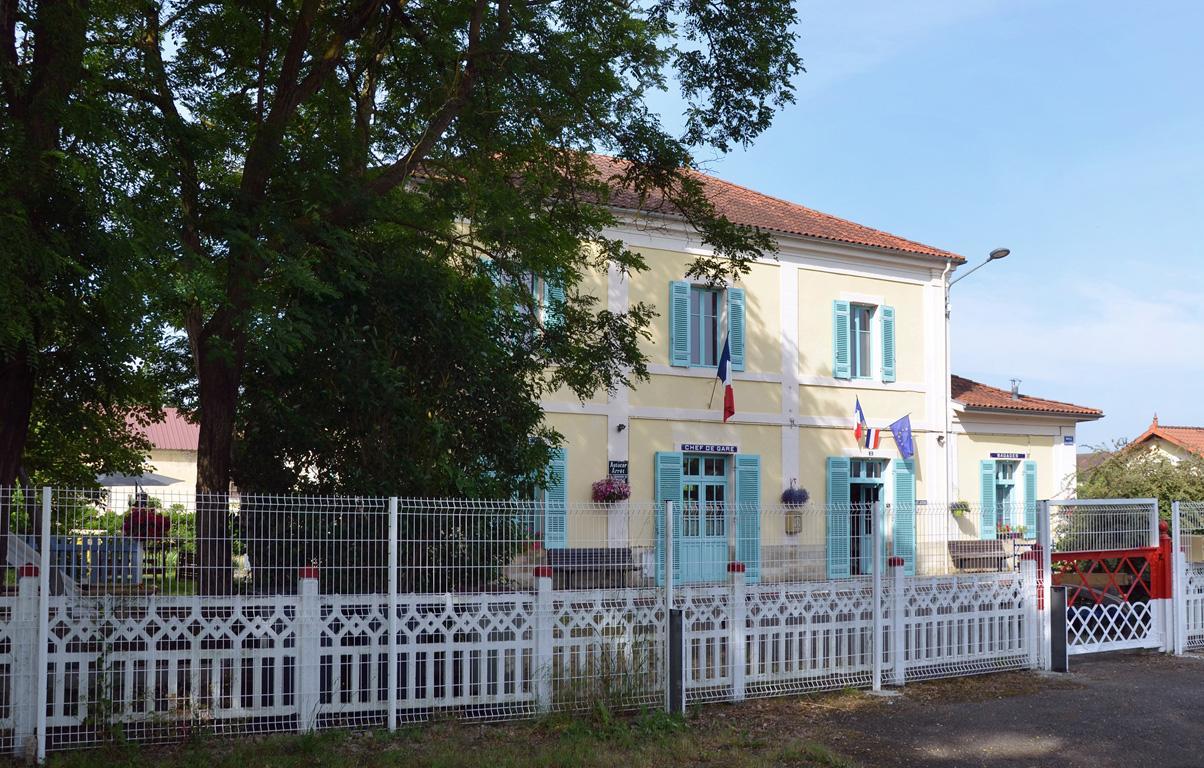 Riscle Avenue De La Gare Bed & Breakfast エクステリア 写真