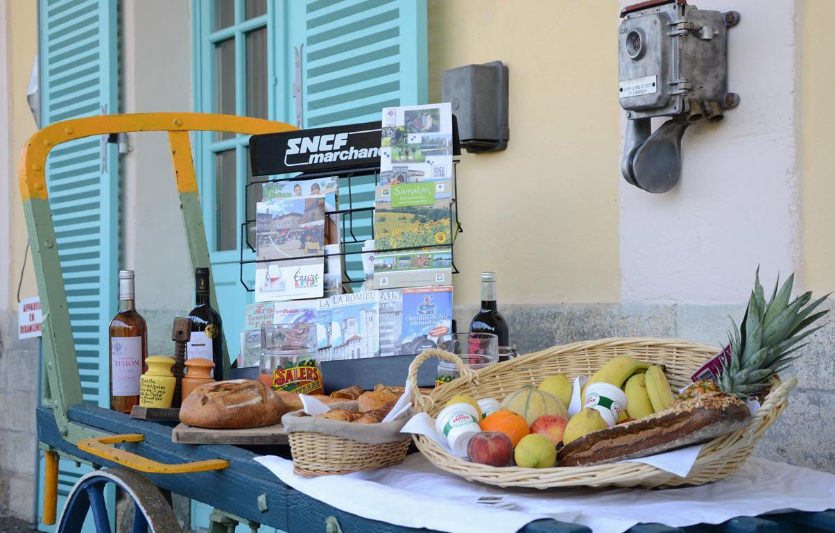 Riscle Avenue De La Gare Bed & Breakfast エクステリア 写真