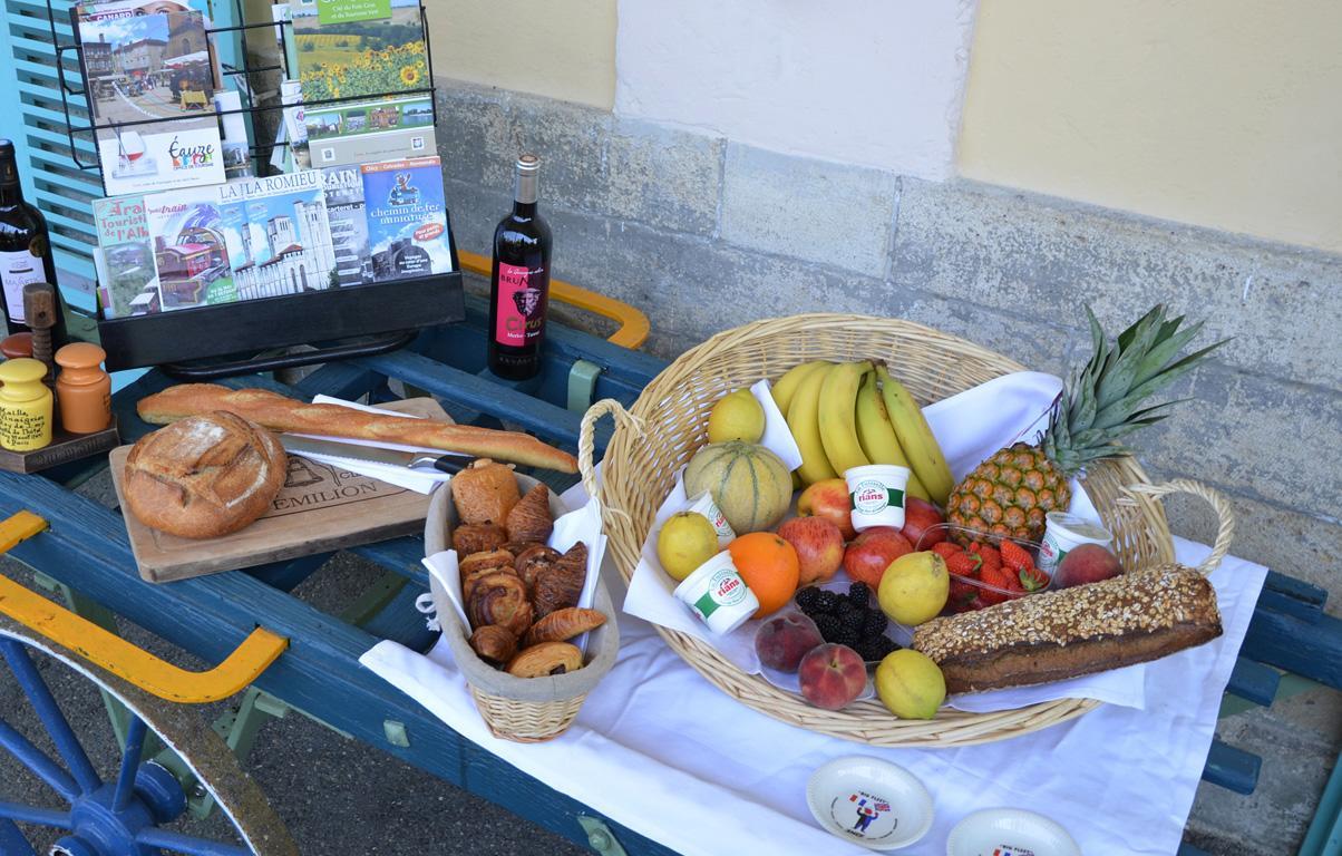 Riscle Avenue De La Gare Bed & Breakfast エクステリア 写真