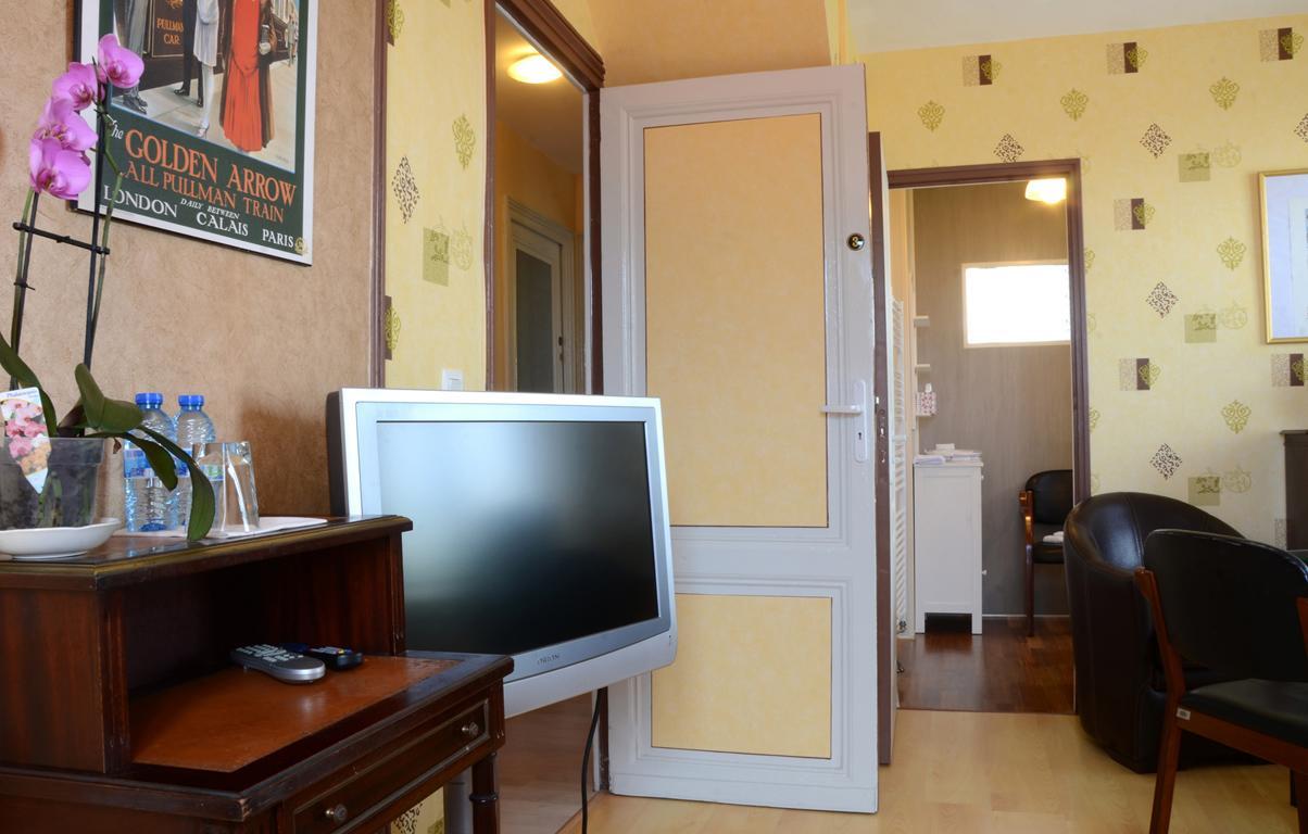 Riscle Avenue De La Gare Bed & Breakfast エクステリア 写真