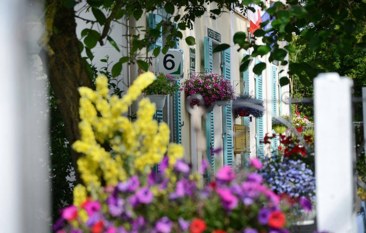 Riscle Avenue De La Gare Bed & Breakfast エクステリア 写真