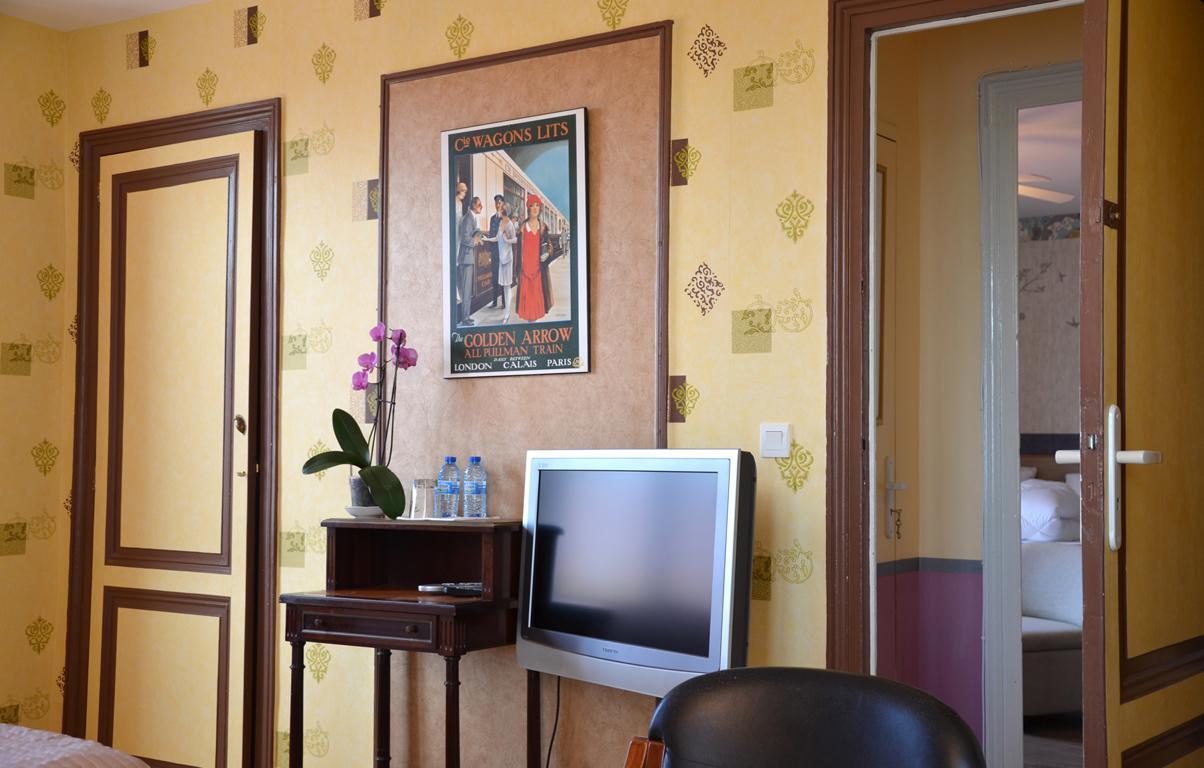 Riscle Avenue De La Gare Bed & Breakfast エクステリア 写真