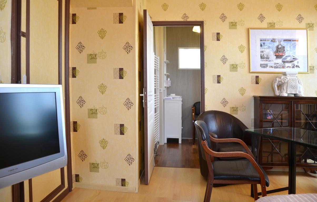 Riscle Avenue De La Gare Bed & Breakfast エクステリア 写真